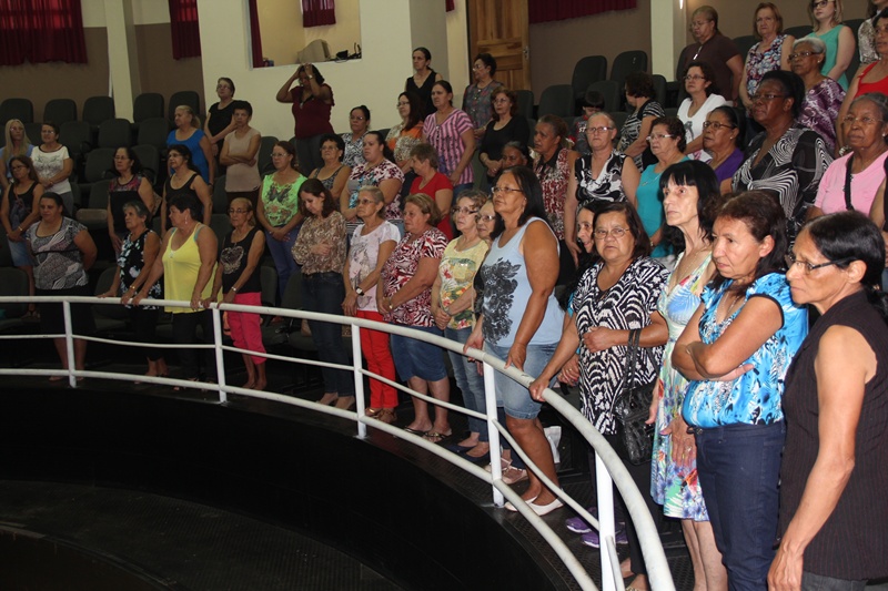 Desfile de moda marca encontro do“Projeto Gente dos Quatro Cantos” 